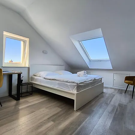 Modernes Melia Apartman